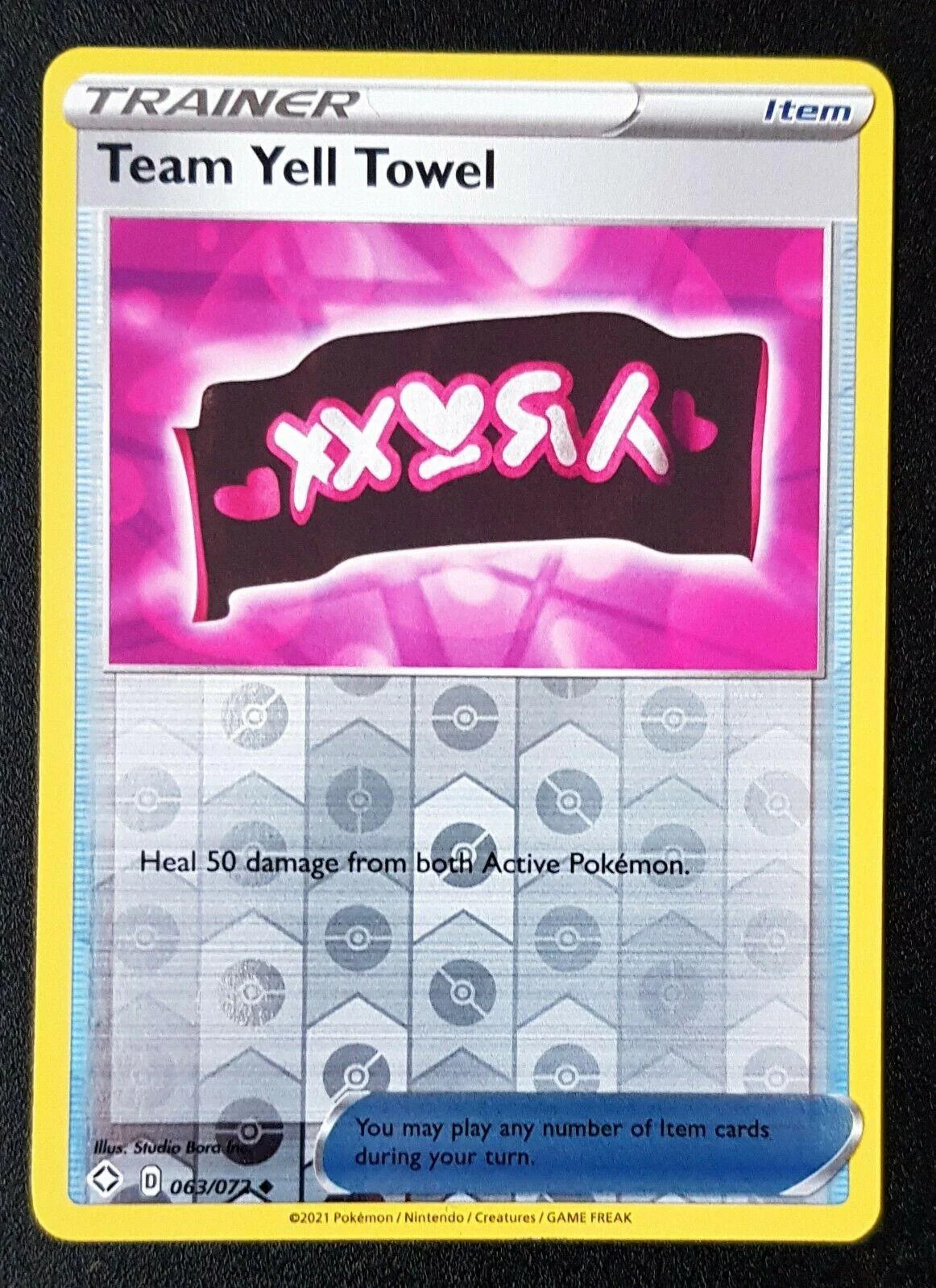 Toalha da Equipe Yell #63 — Destinos Brilhantes (Reverse Holo)