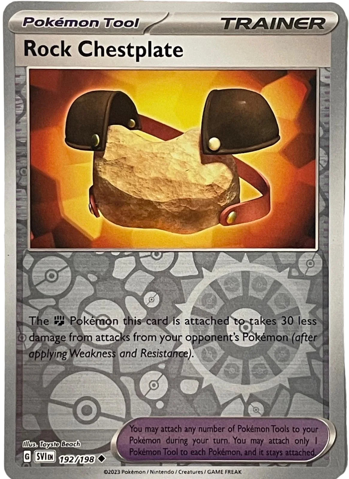 Peitoral de Pedra #192 — Escarlate e Violeta (Reverse Holo)