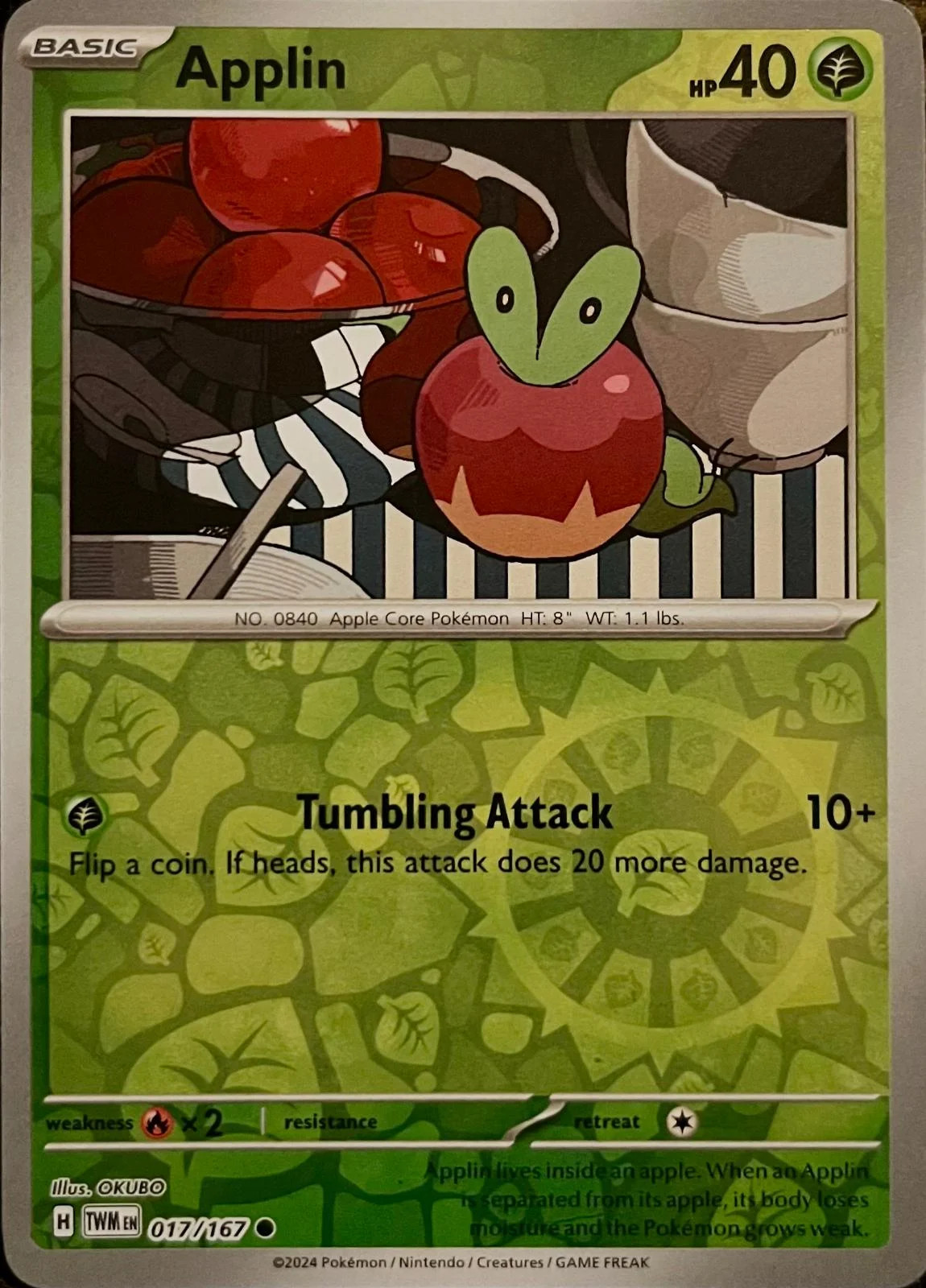 Applin #017 — Mascarada Crepuscular (Reverse Holo)