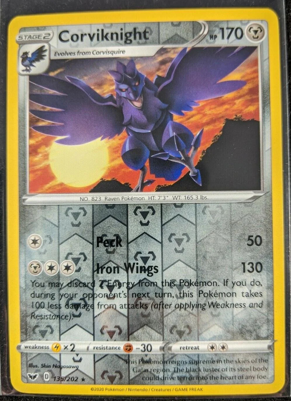 Corviknight #135 — Spada e Scudo (Reverse Holo)