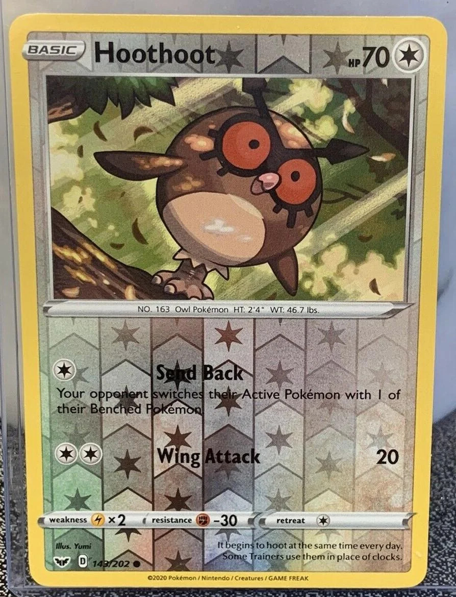 Hoothoot #143 — Spada e Scudo (Reverse Holo)