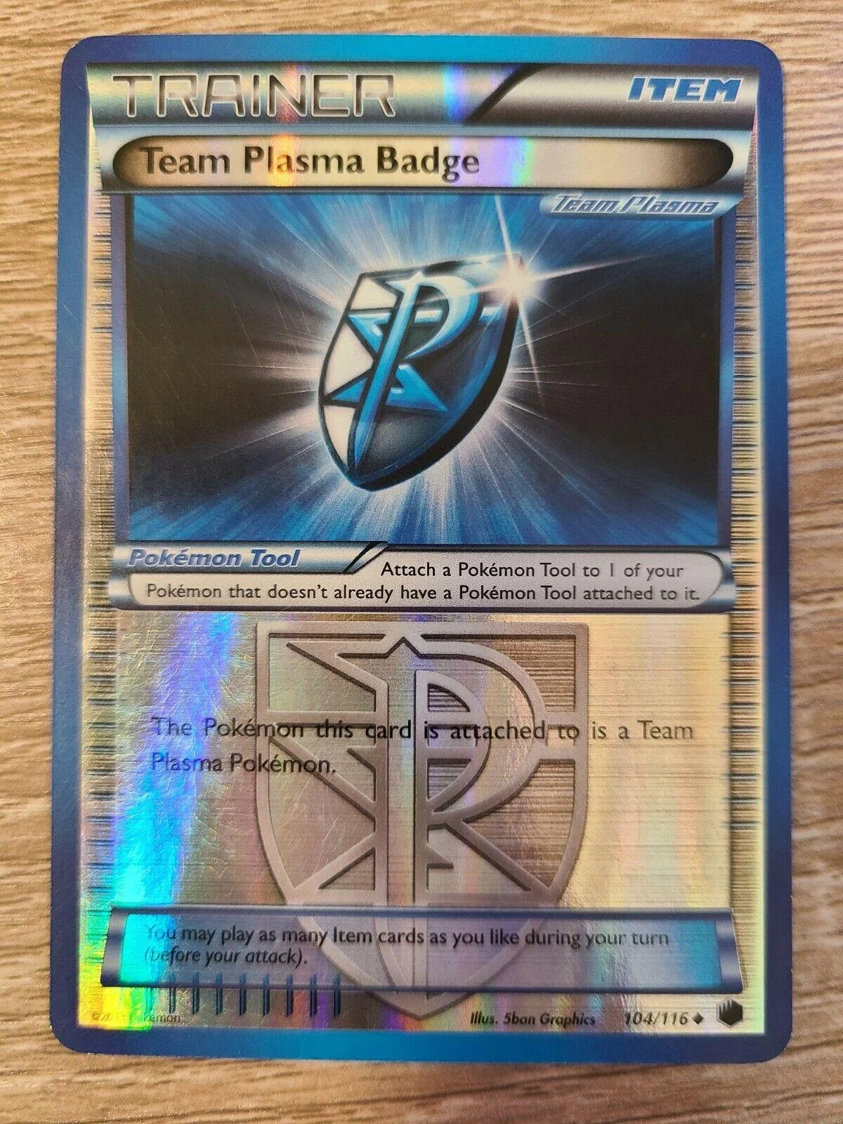Insígnia da Equipe Plasma #104 — Congelamento de Plasma (Reverse Holo)