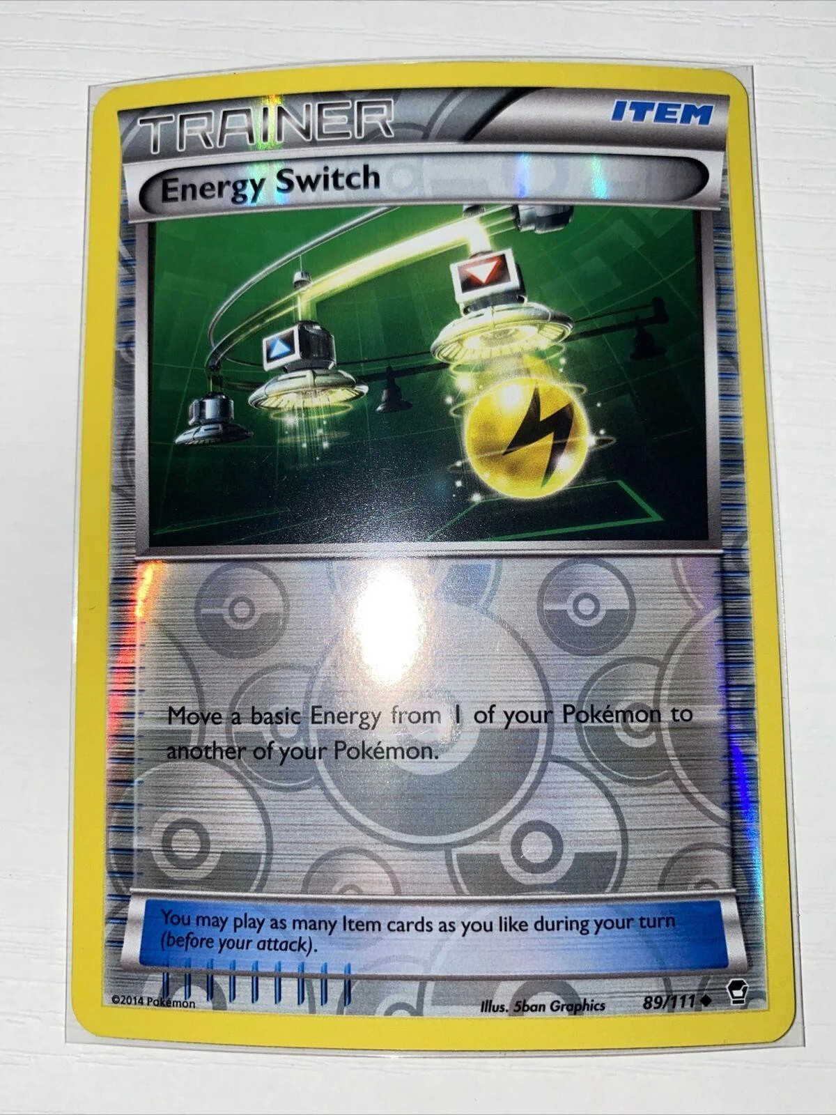 Substituição de Energia #89 — Punhos Furiosos (Reverse Holo)