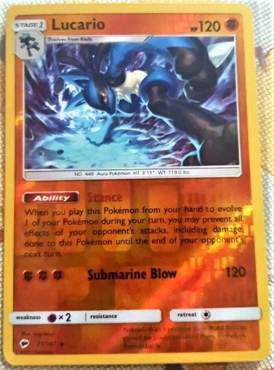 Lucario #71 — Sombras Ardientes (Reverse Holo)