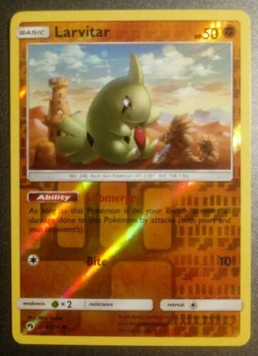 Larvitar #114 — Echo des Donners (Reverse Holo)